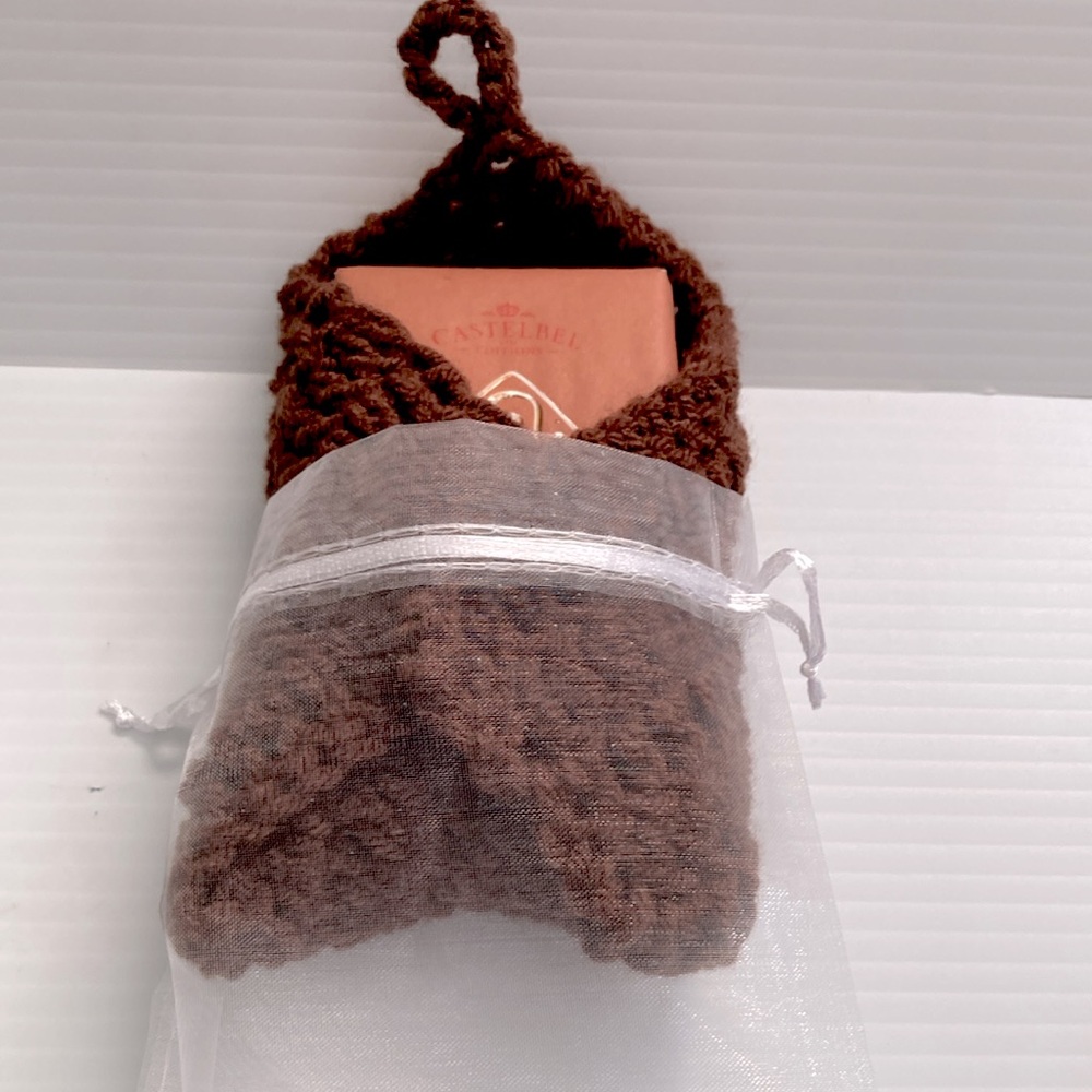 CASTELBEL Limited Edition Gingerbread House Bath Bar Washcloth Gift Set - Picture 3 of 6